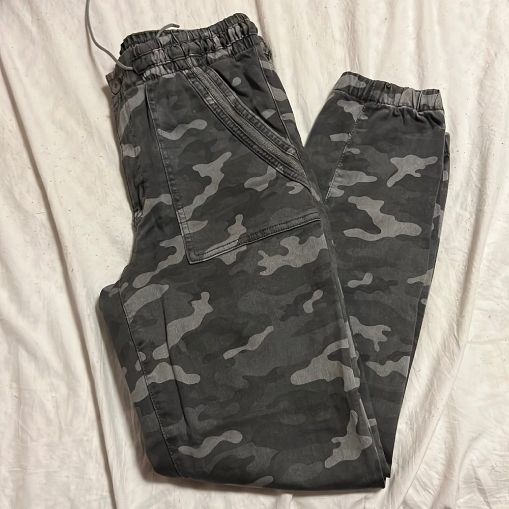 AMERICAN EAGLE CAMO JOGGER